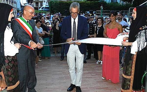 Il presidente della Regione Francesco Pigliaru inaugura la Fiera del tappeto di Mogoro