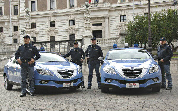 Nuove auto polizia 1