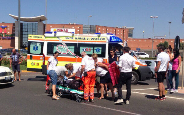 Incidente via Cagliari ferito