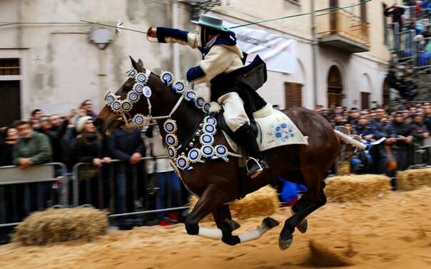 Sartiglia - discesa stella - Foto Mauro Orrù