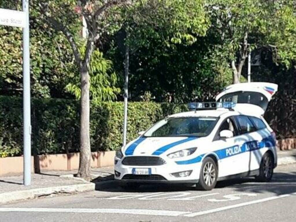 Oristano - Vigili - ciclista caduto ok