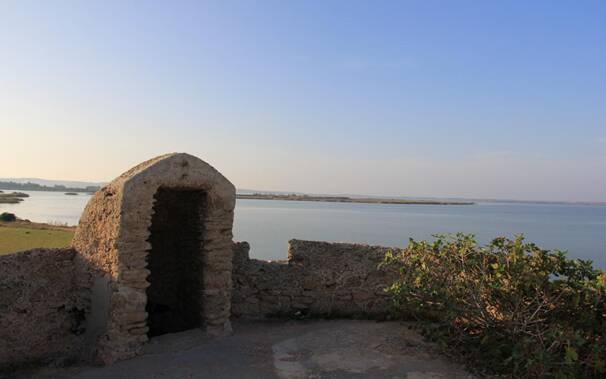 Cabras - Torre di Su Pottu - Foto Wikimapia