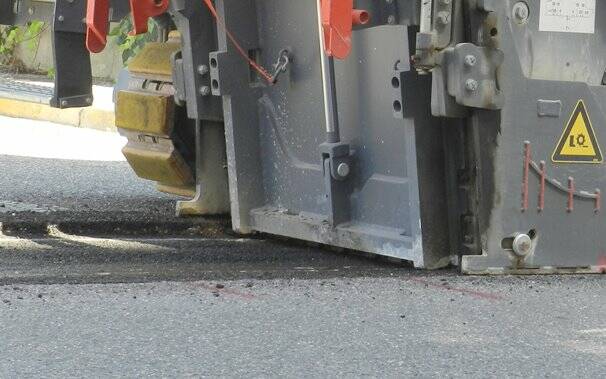 Lavori stradali - asfalto - macchina scarificatrice
