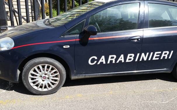 Carabinieri - macchina - fiat punto