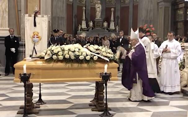 Oristano Funerale Angela Nonnis Cattedrale