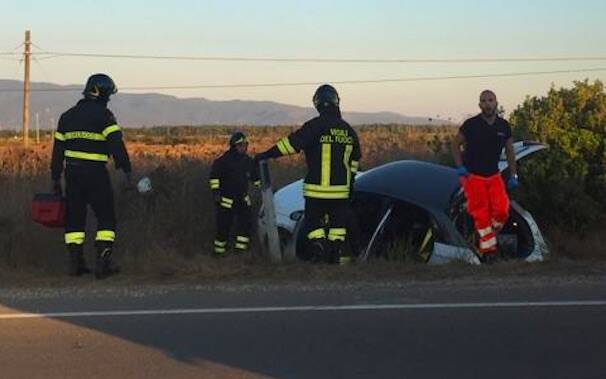 Abba Rossa Santa Giusta Incidente stradale vigili fuoco