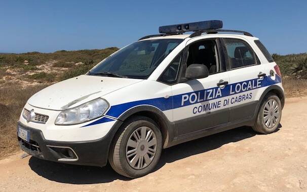 Cabras polizia locale spiagge multe