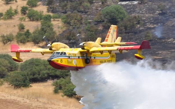 Incendio Canadair aereo