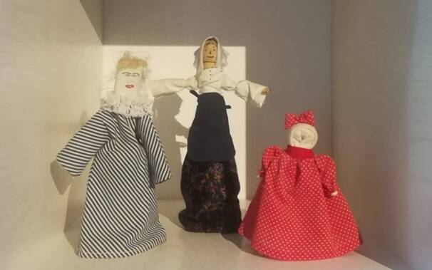 Bambole in pezza colorate - Museo del Giocattolo Tradizionale in Sardegna