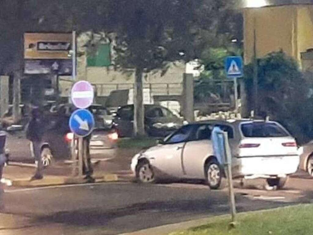 Oristano POrta Nuova Rotonda incidente