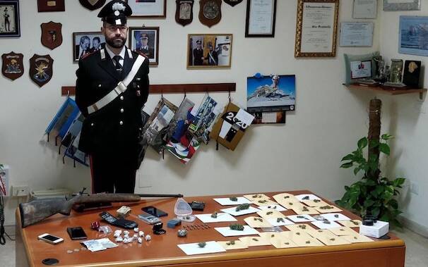 Carabinieri marrubiu fucule droga arborea