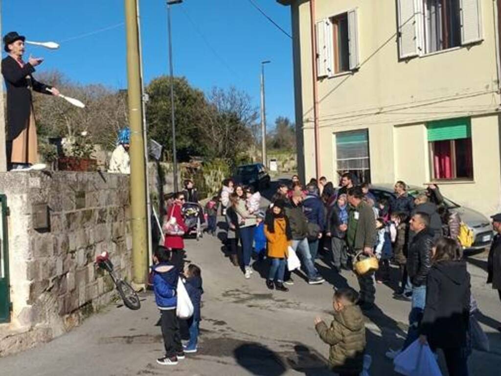 Nughedu festa di fine anno giocolieri su Pandulonzu