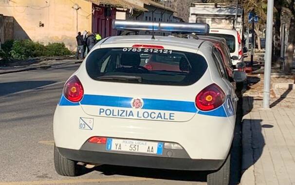 Polizia locale - via Rockfeller - pulizia immondezzaio zingari