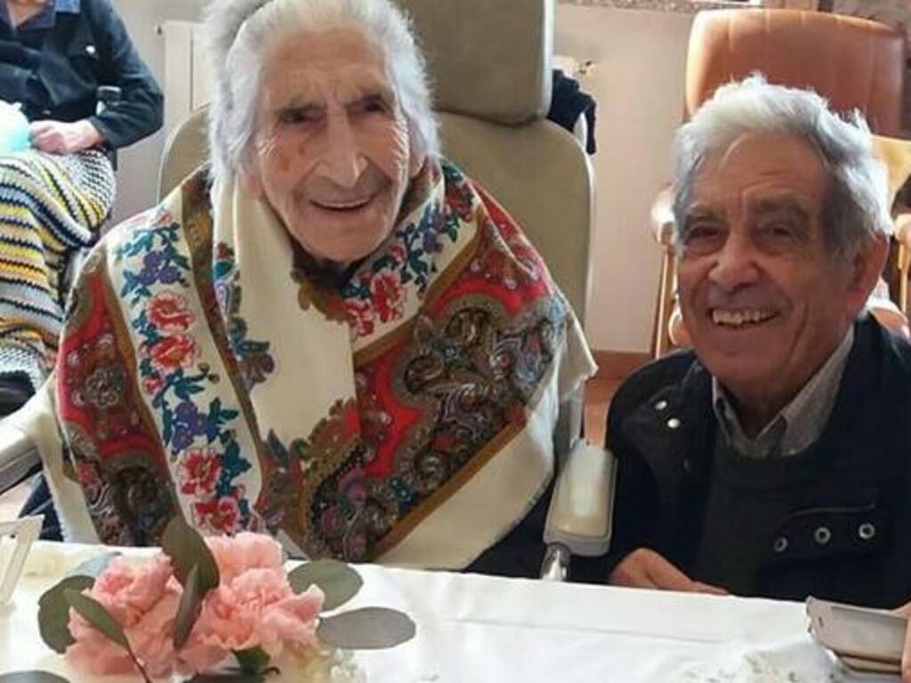 Maria Franca Fara centenaria 107 cuglieri e nipote Nino Cubadde