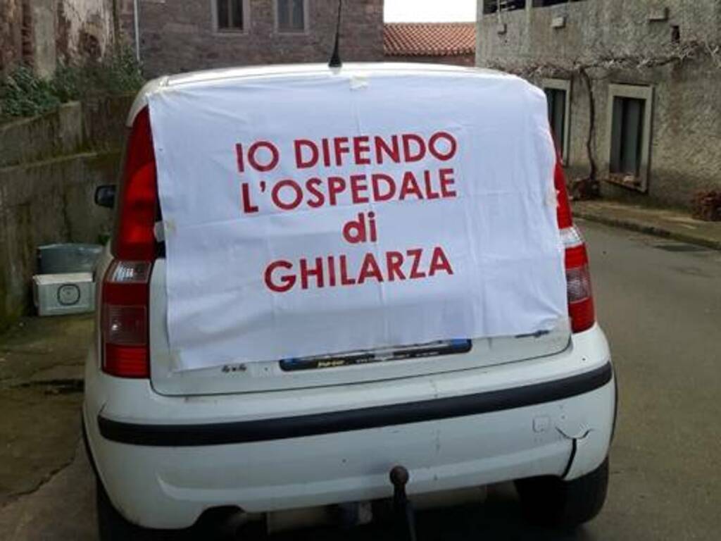 Ghilarza - difesa ospedale - cartelli auto 2