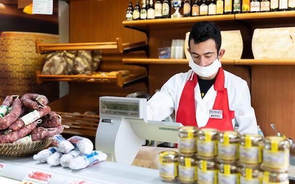 Vicino a te market Ruinas Il piccolo salumiere