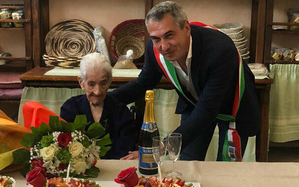 centenaria samugheo con sindaco antonello demelas