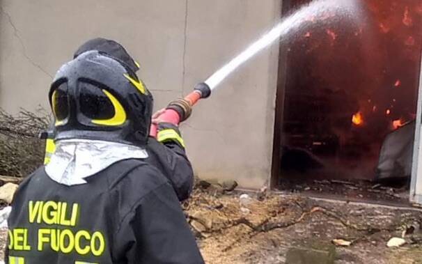 Vigili del fuoco incendio