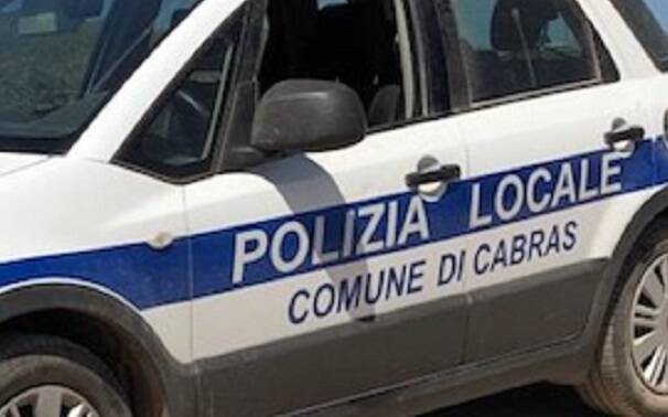 Cabras-polizia-locale-spiagge-multe-dettaglio