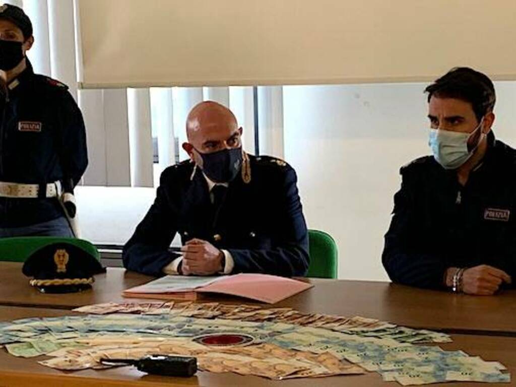 Polizia Rapina Donigala Squadra mobile arresto Cabizzosu Banca Arborea
