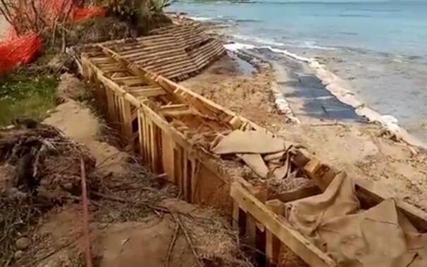 Su Pallosu costruzione muro legno