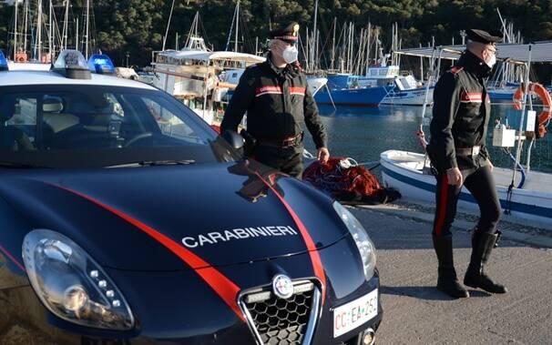 Carabinieri cagliari morto piscina