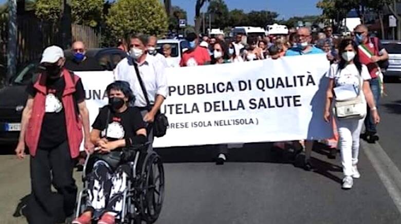 Sanità manifestazione Nuoro 