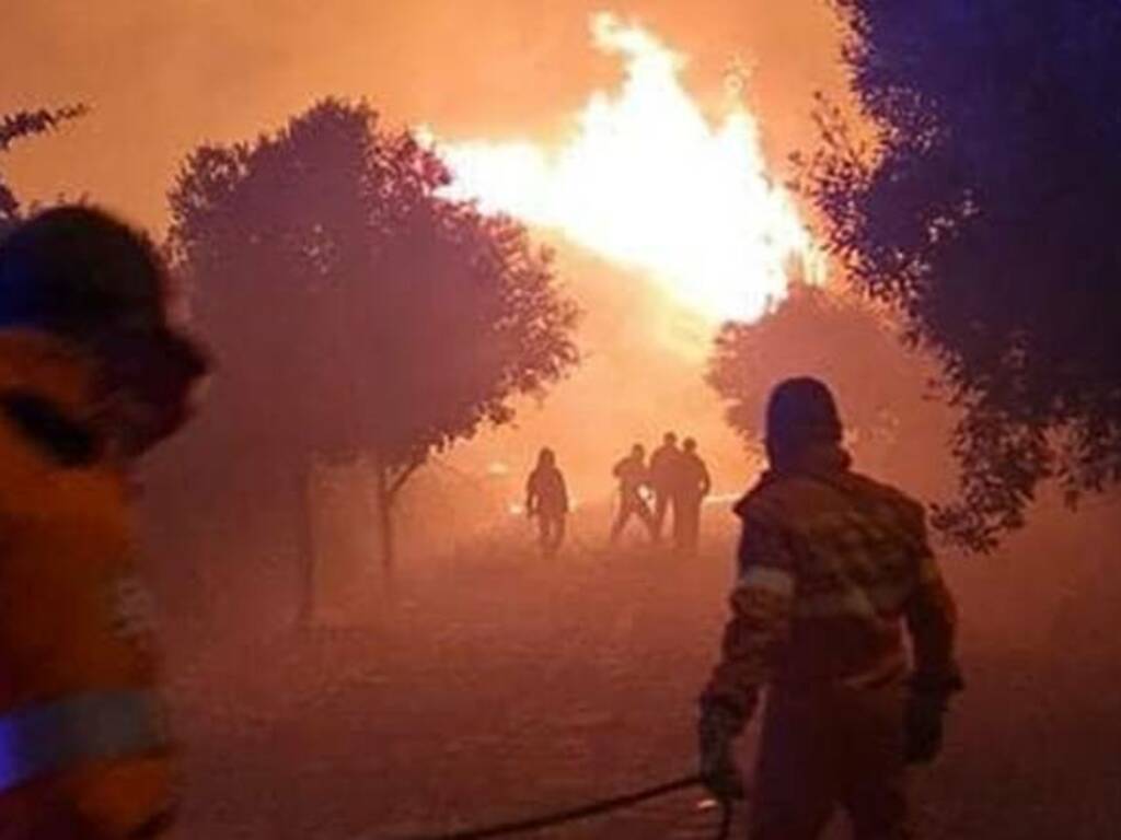 Scano di Montiferro - incendio - vigili del fuoco
