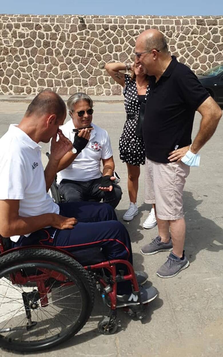 Bosa - passerella disabili mare - sindaco - Foto SardegnAccessibile