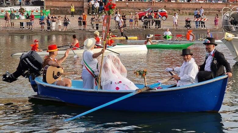 Bosa - sfilata carnevale sul Temo - Foto da pagina Fb BOSA UNO DEI BORGHI più belli d'Italia