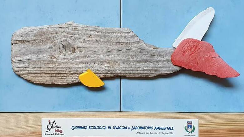 La balena realizzata dai ragazzi di Ossidiana bike Marrubiu