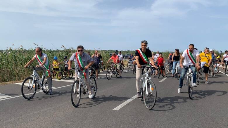 Manifestazione di protesta contro lo stop al progetto della pista ciclopedonale