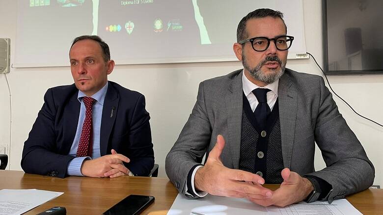 A sinistra professor Gavino Sanna, a destra Ottavio Sanna, direttore della Fondazione Its Academy Tagss