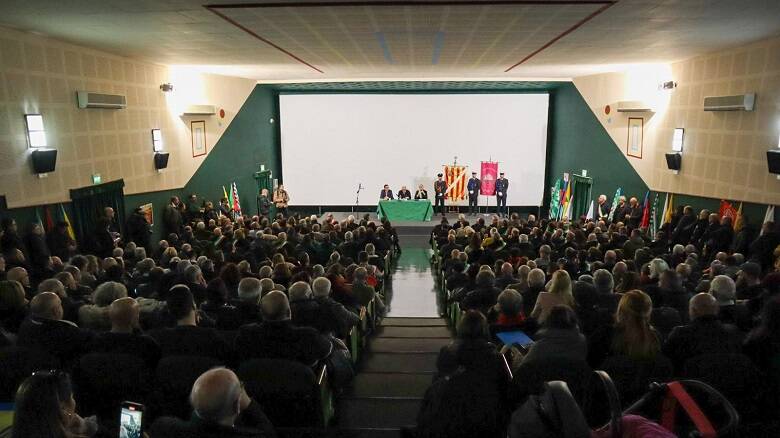 Al Cinema Miramare la mobilitazione per l'aeroporto di Fertilia - Foto Ufficio Stampa Comune di Alghero