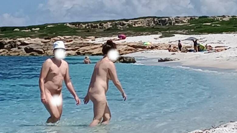 Nudisti spiaggia oristanese