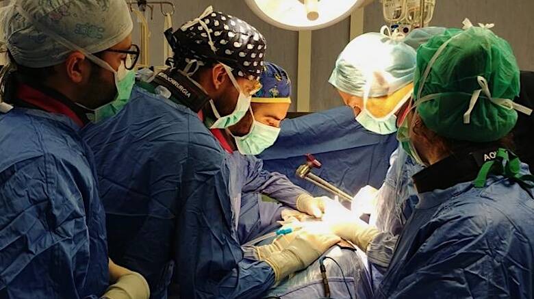 Sassari medici sala operatoria chirurgia aziende ospedaliera universitaria mal di schiena