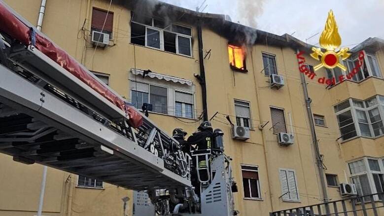 Cagliari incendio in appartamento
