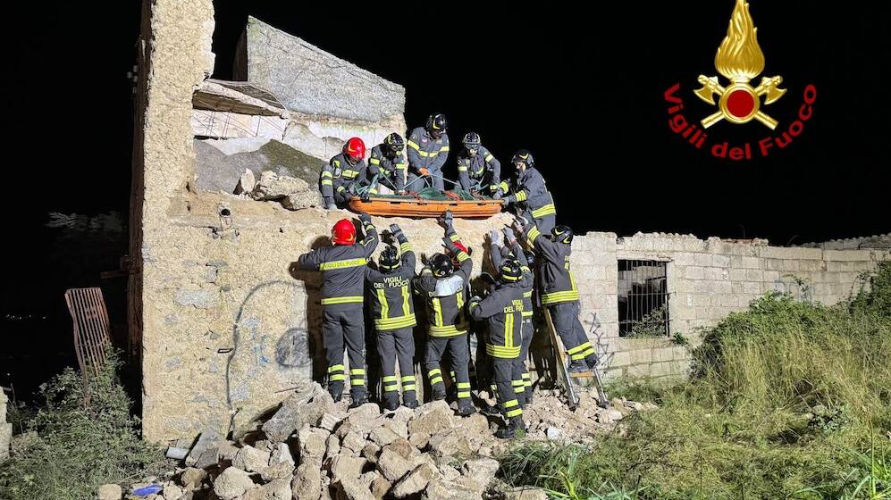 nuoro morti crollo casa